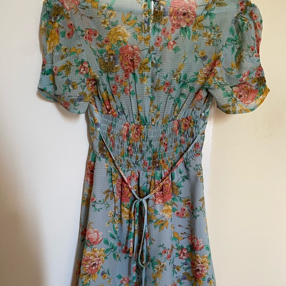 Dress - Picture 5 of 6